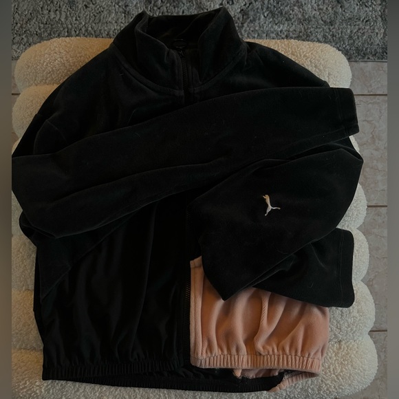 Super cute cropped puma vest! - Picture 1 of 3